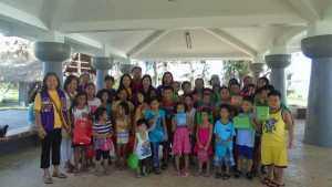 Thirty kids received hygiene kits and lunch boxes from the Saipan Fil-American Lions Club in celebration of their Children’s Dignity Week. (Frauleine S. Villanueva)