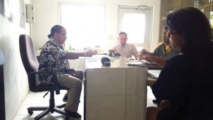 Fourteenth Saipan and Northern Islands Municipal Council chair Luis John Castro calls to order the council’s first regular meeting. (DEMALYNN S. PAGARAO)