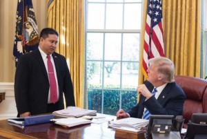 Gov. Ralph DLG Torres, left, meets with President Donald Trump at the Oval Office of the White House. (SHEALAH CRAIGHEAD)