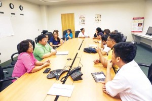 Eighteen Commonwealth Health Center nurses meet to go over the options available to them in terms of their continued employment and immigration status in the CNMI. (Bea Cabrera)