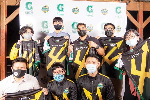 Members of the 2020–2021 League of Legends team