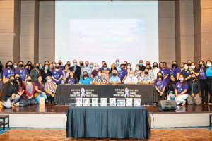 Gov. Ralph DLG Torres and Lt. Gov. Arnold I. Palacios pose for a souvenir picture with Northern Marianas Coalition Against Domestic & Sexual Violence members