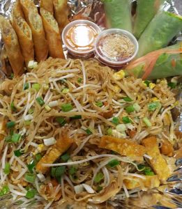 Tom Yum Restaurant also offers party pack meals good for three to four persons for only $20. 