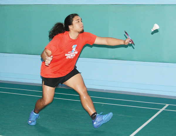 Ezekiel Macario returns to Nate Guerrero during the second game of their semis duel in the men’s open singles play.