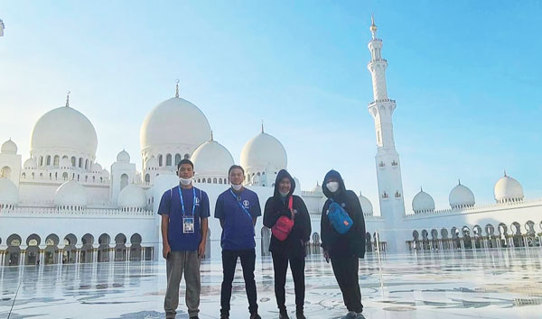 Zayed Grand Mosque in Abu Dhabi